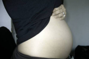 Каменеет живот на 19 неделе беременности