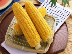 Можно ли кормящей маме кукурузу
