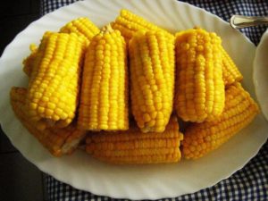 Можно ли кормящей маме кукурузу