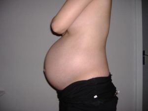 Живот на 27 неделе беременности