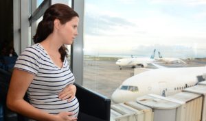 Можно ли беременным летать на самолете во втором триместре